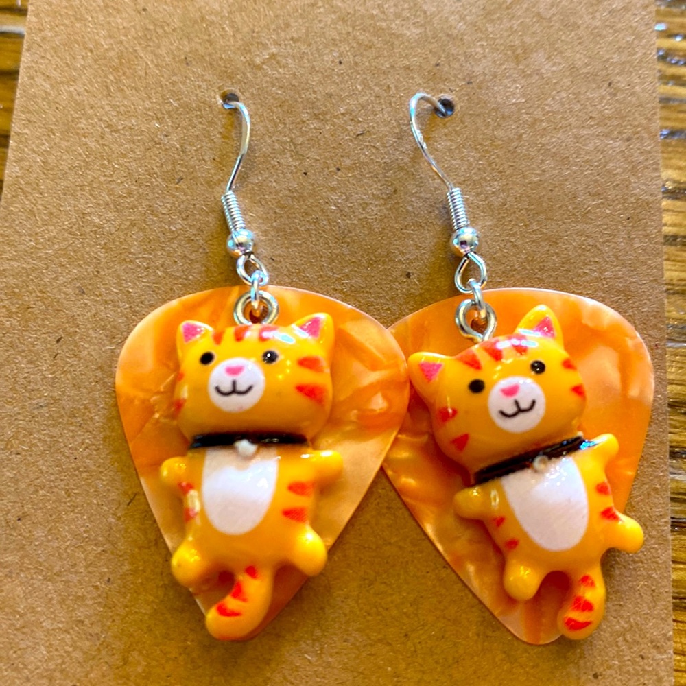 Handmade tabby cat earrings silver colored wire with guitar pick with gift bag